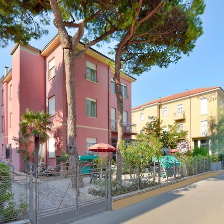 Hotel Flora Capri 切塞纳蒂科 外观 照片